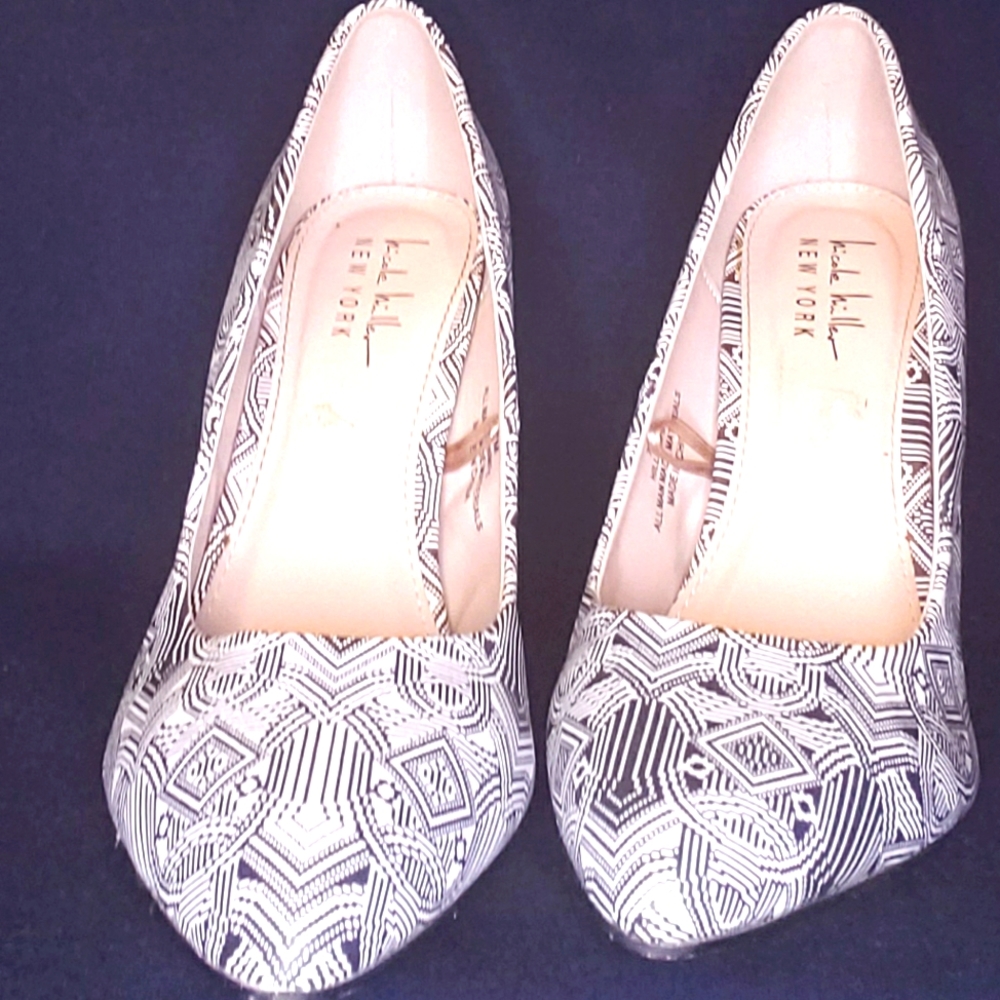 Nicole Miller Black and White Heels Size 7